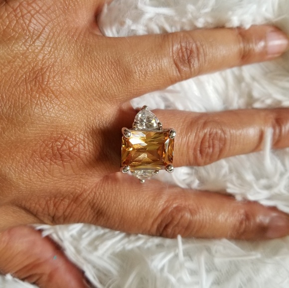 Pretty Fashion Ring - Picture 3 of 3